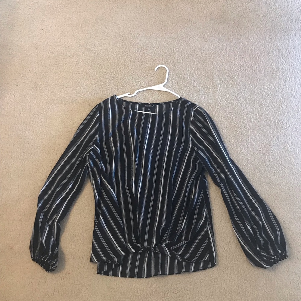 Striped knotted front top